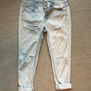 Like new! Ripped AEO jeans!